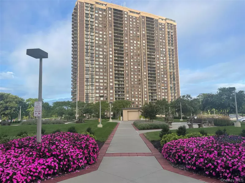 26910 Grand Central Pkwy #9R, Floral Park, NY 11005