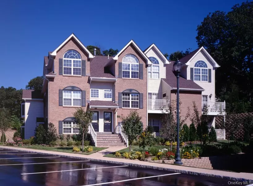 62 Pinnacle DR #62, Port Jefferson, NY 11777