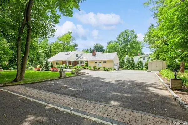 Glen Cove, NY 11542,77 Duck Pond RD