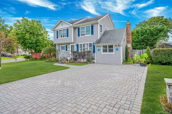 East Islip, NY 11730,63 Sherwood DR