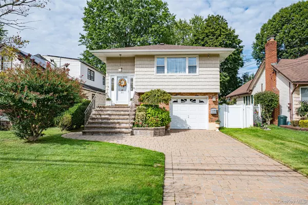 35 Roosevelt AVE, Malverne, NY 11565