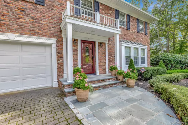 Lake Grove, NY 11755,1 Christa CT