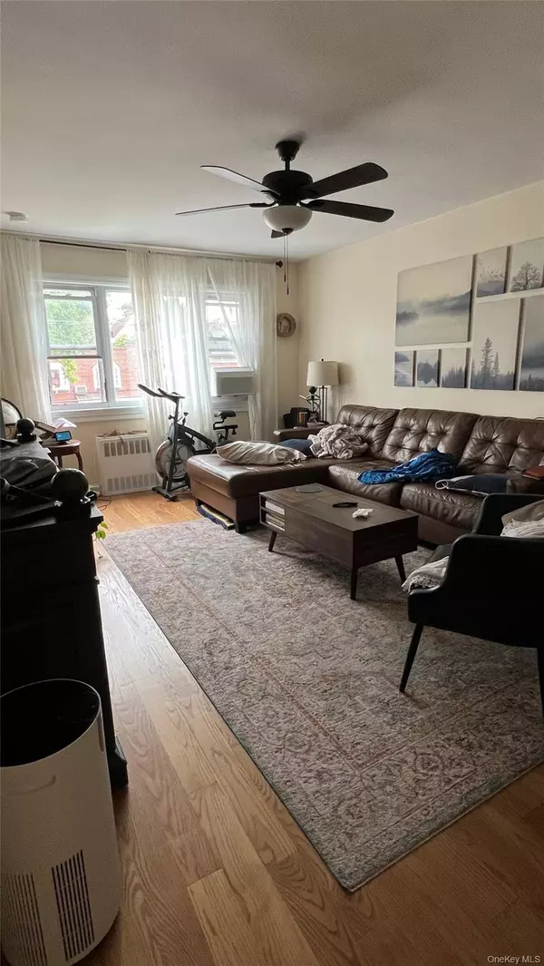 East Elmhurst, NY 11369,24-14 93 ST