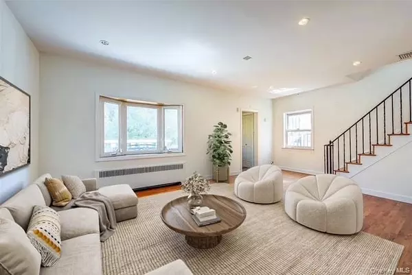 Briarwood, NY 11435,85-54 148th Street