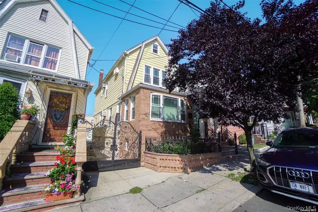 Briarwood, NY 11435,86-28 144th ST