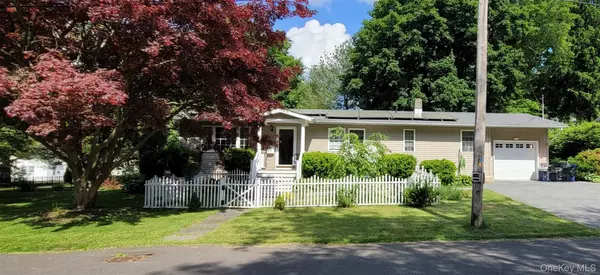 23 Violet PL, Rhinebeck, NY 12572