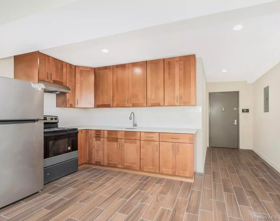 Yonkers, NY 10701,409 Warburton AVE #2B
