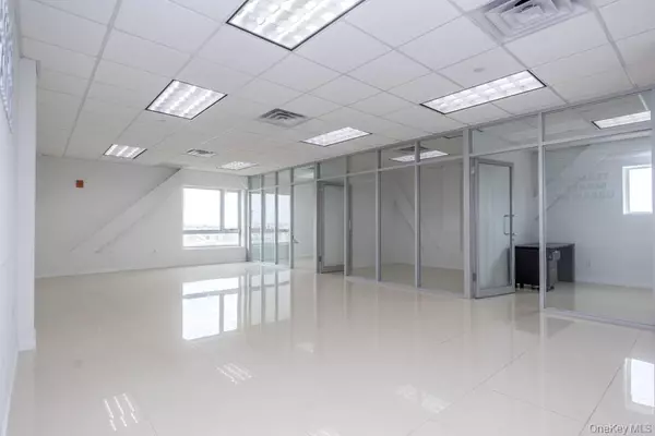 Flushing, NY 11354,136-33 37th AVE #8C