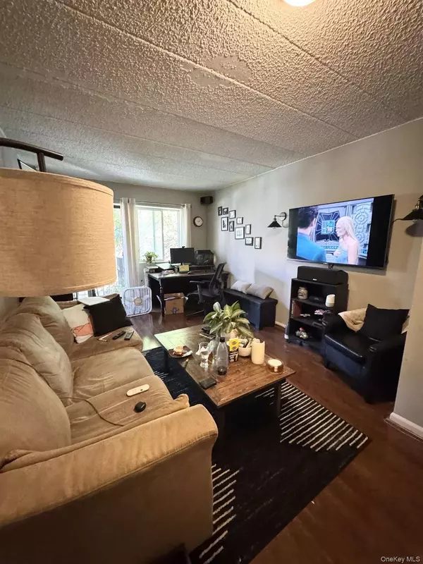Jackson Heights, NY 11372,3525 86th ST