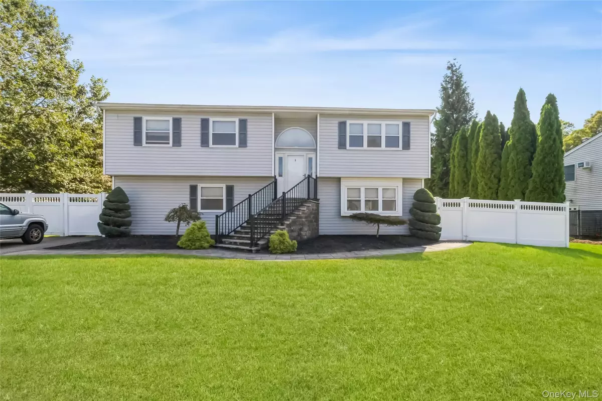 Selden, NY 11784,4 Monarch AVE