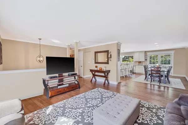 Ronkonkoma, NY 11779,5 Hermart LN