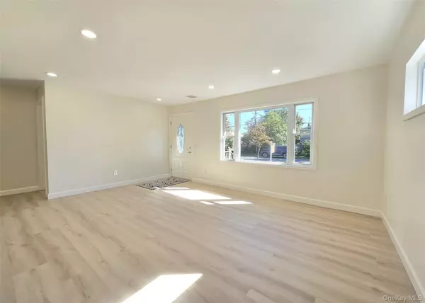 Mastic Beach, NY 11951,49 Shore DR