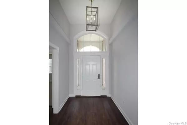 Mount Sinai, NY 11766,198 Sutton CT #198