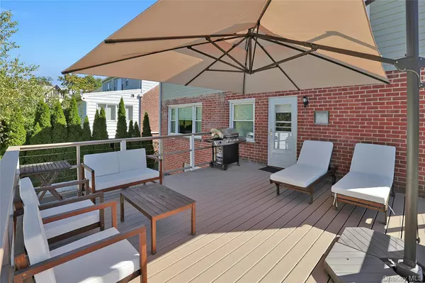 Pelham, NY 10803,225 Carol AVE