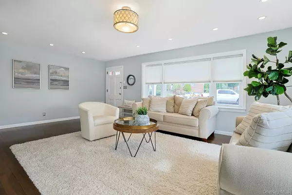 Pelham, NY 10803,225 Carol AVE