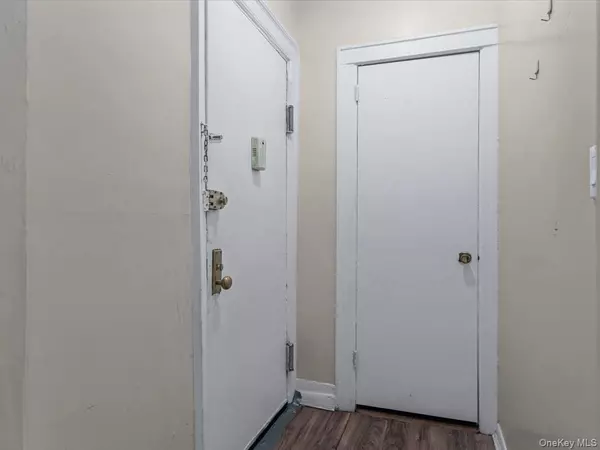 Flushing, NY 11355,144-44 Sanford AVE #3A