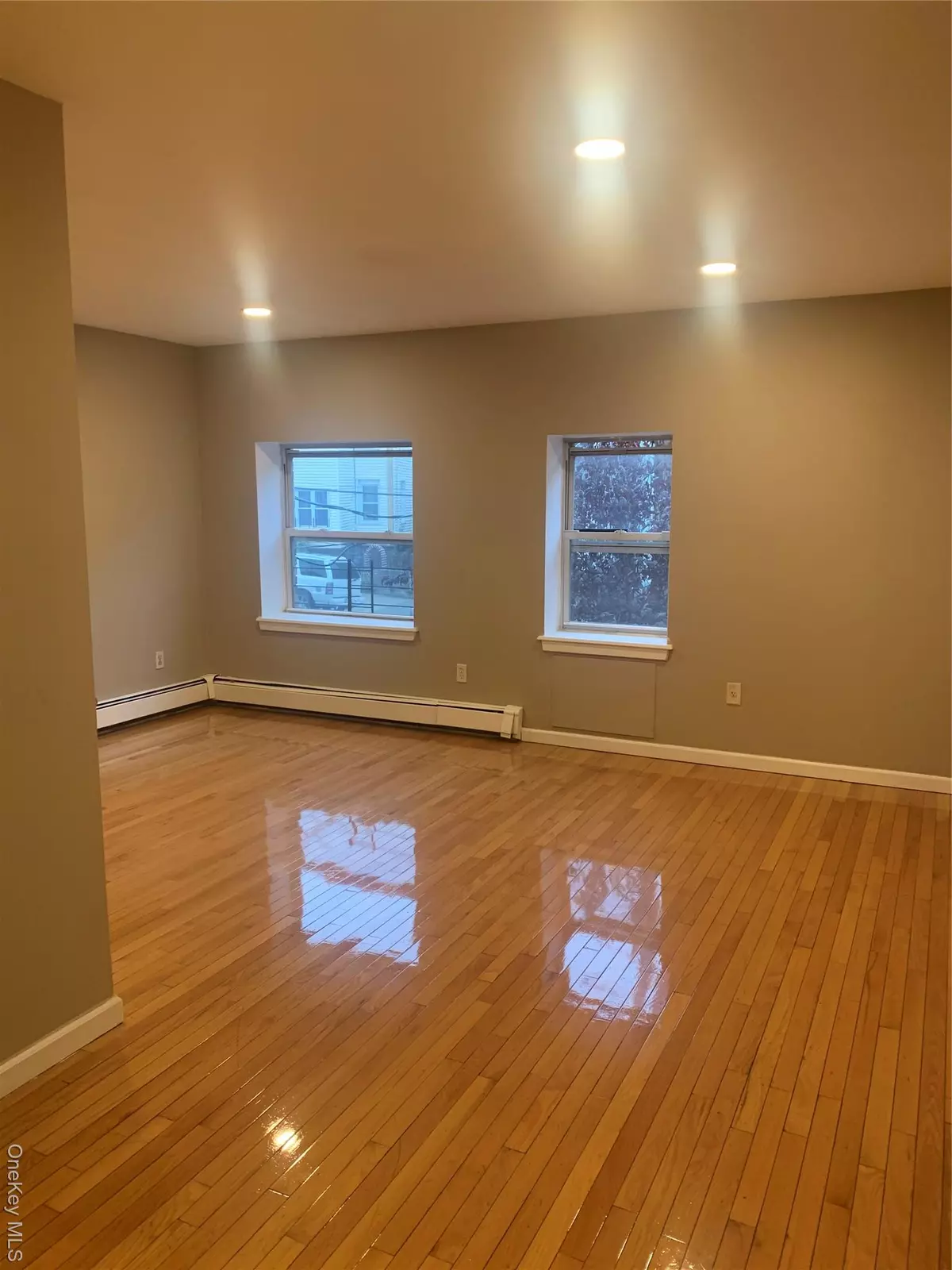 Yonkers, NY 10701,118 Park Hill AVE