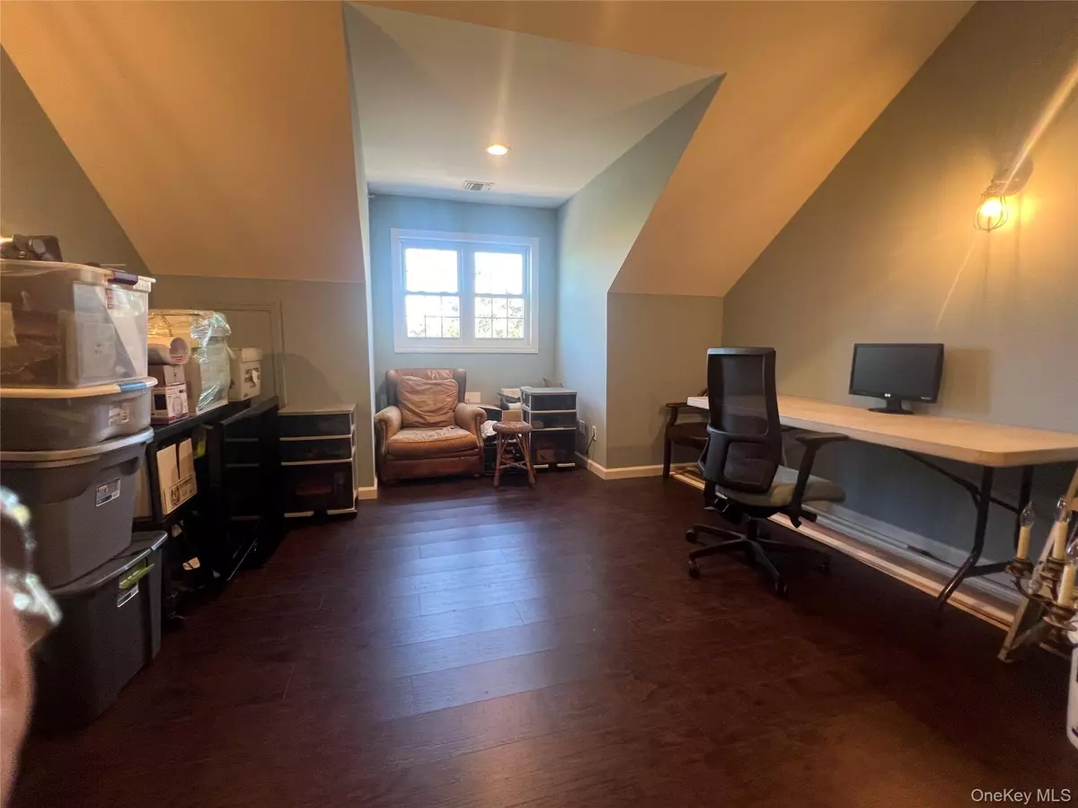 Massapequa, NY 11758,5720 Sunrise HWY