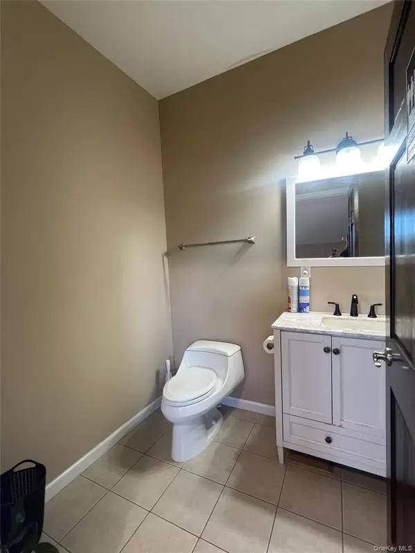 Massapequa, NY 11758,5720 Sunrise HWY