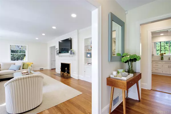 Manhasset, NY 11030,69 Mason DR