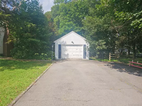 Newburgh, NY 12550,15 Waring RD