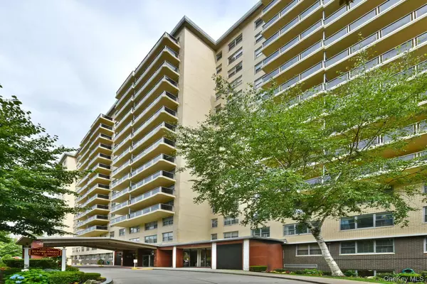 Jamaica Estates, NY 11432,175-20 Wexford TER #16L