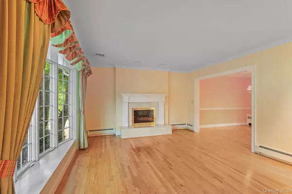 Scarsdale, NY 10583,202 Old Wilmot RD