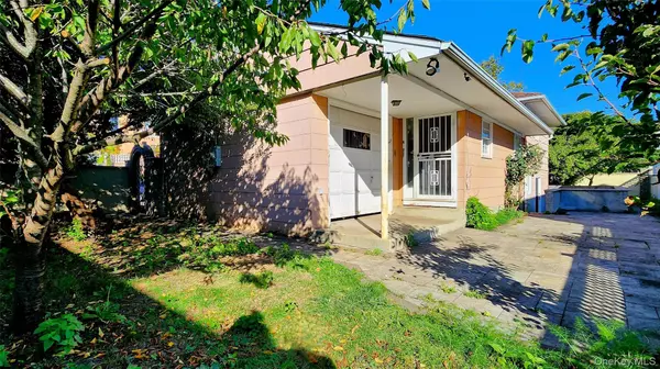 Howard Beach, NY 11414,90-04 159th AVE