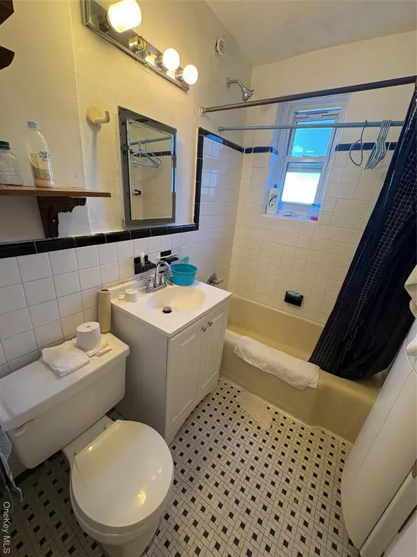 Flushing, NY 11354,14731 38 AVE #A68