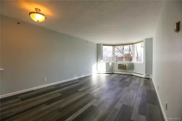 White Plains, NY 10605,14 Nosband AVE #2E