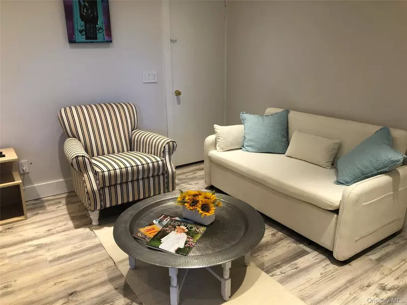 94 Main, Westhampton Beach, NY 11978