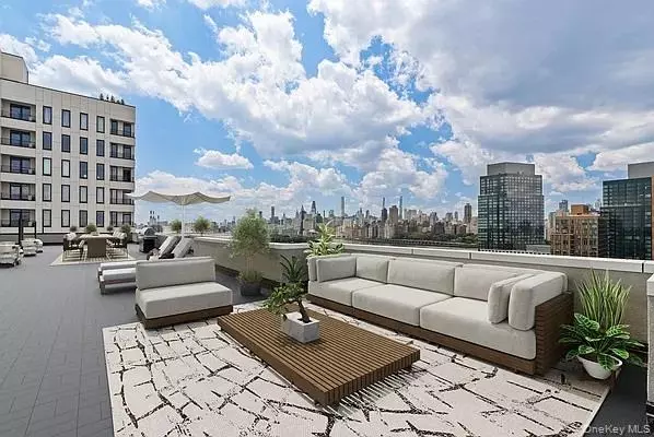 Astoria, NY 11102,26-15 4 ST #5A