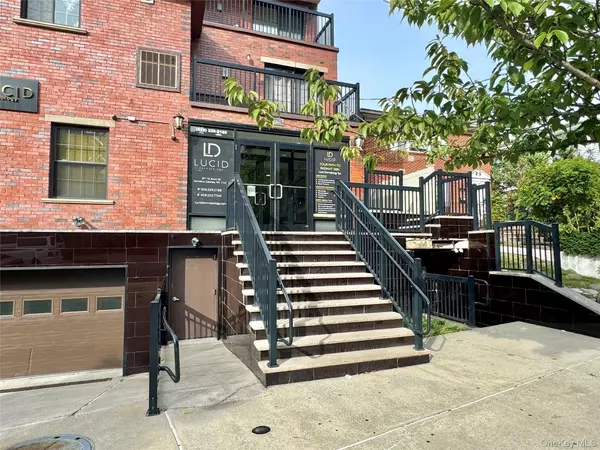 Jamaica, NY 11432,87-16 Avon ST