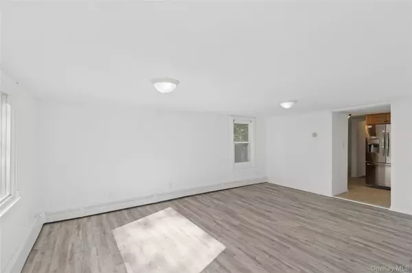 Rocky Point, NY 11778,7 Yucca RD
