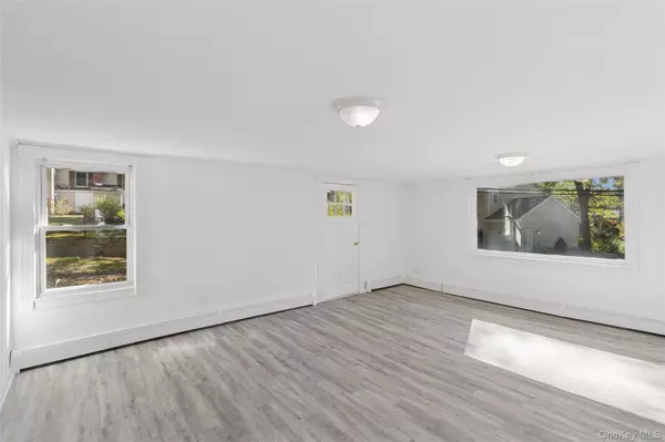 Rocky Point, NY 11778,7 Yucca RD