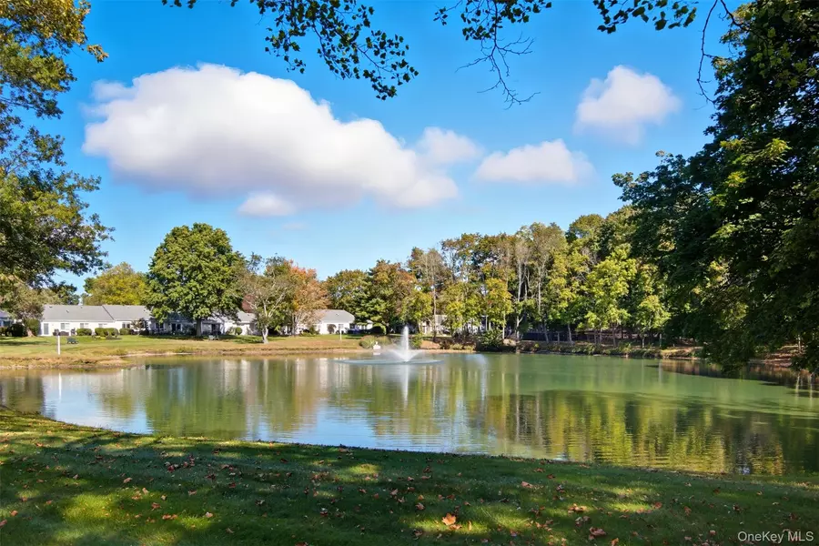 607 Cabot CT #607, Saint James, NY 11780