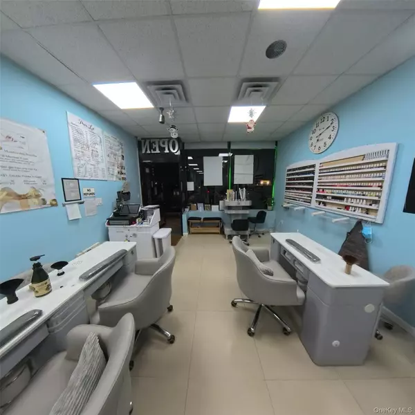 Bronx, NY 10465,3490 E Tremont AVE