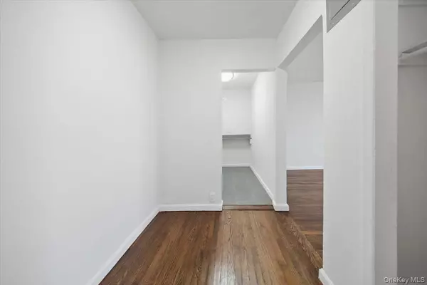 Bronx, NY 10463,2630 Kingsbridge TER #5HI