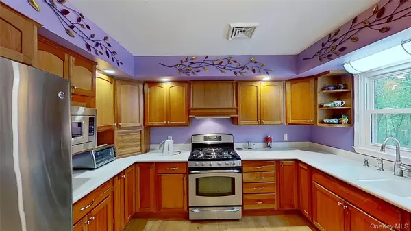 Stormville, NY 12582,81 Ritter RD