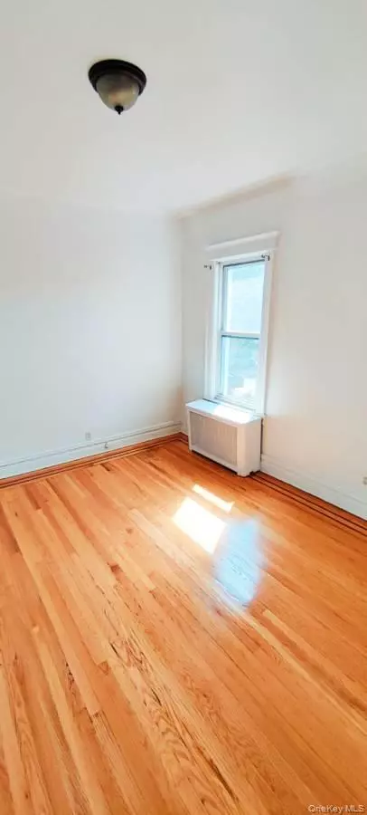 Bronx, NY 10462,1951 fowler ave #2