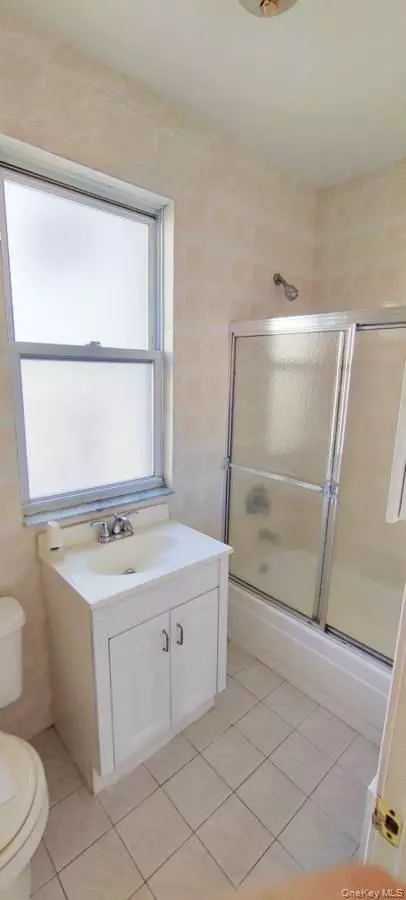 Bronx, NY 10462,1951 fowler ave #2