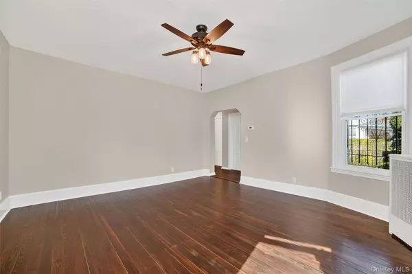 New Rochelle, NY 10805,81 Woodland AVE #1