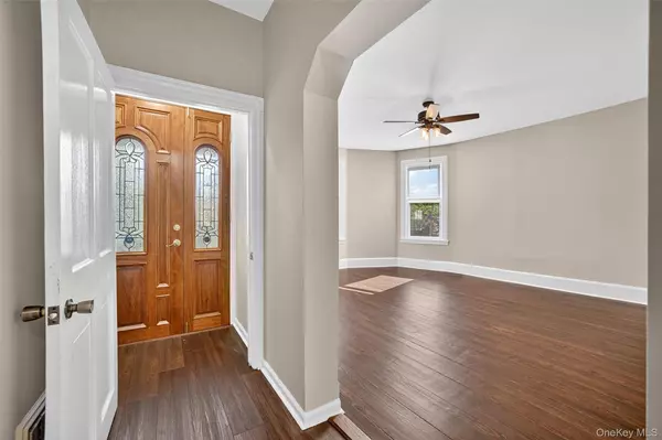 New Rochelle, NY 10805,81 Woodland AVE #1