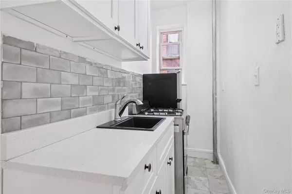 Sunnyside, NY 11104,41-25 44th ST #C5