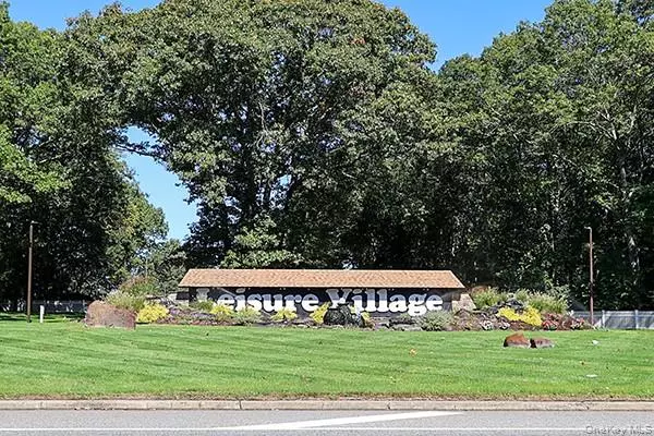 324 Woodbridge DR #A, Ridge, NY 11961