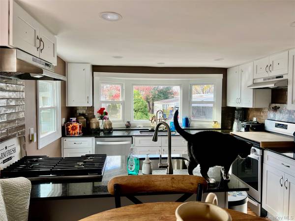 Bohemia, NY 11716,59 Betsy Ross Drive