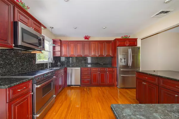 Poughkeepsie, NY 12603,43 Briarcliff AVE