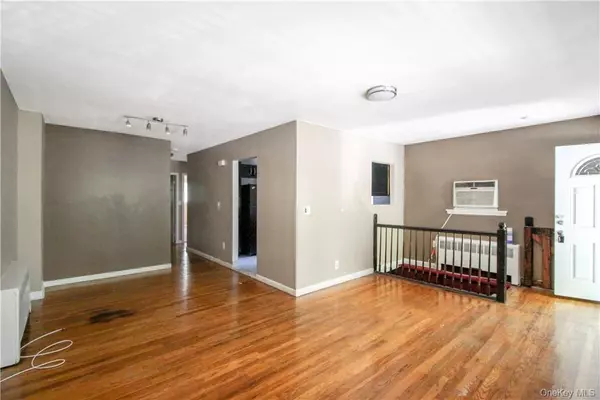 Yonkers, NY 10701,304 Woodworth AVE #2
