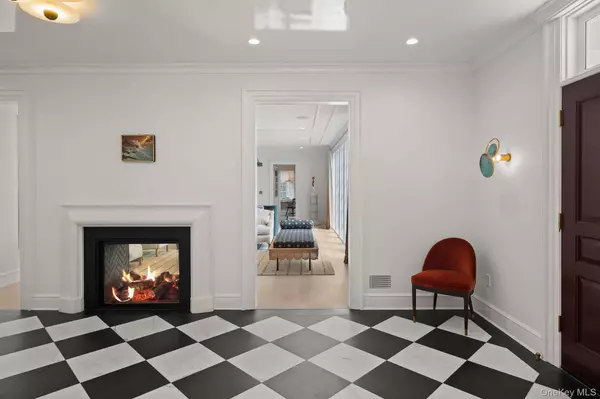 Lloyd Neck, NY 11743,48 Lloyd LN