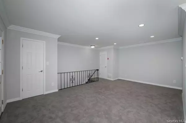 Selden, NY 11784,111 College RD #06-O